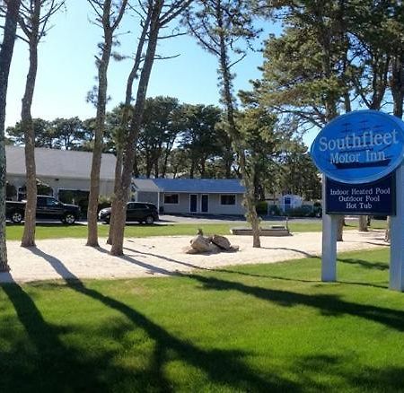 Southfleet Motor Inn Wellfleet Bagian luar foto