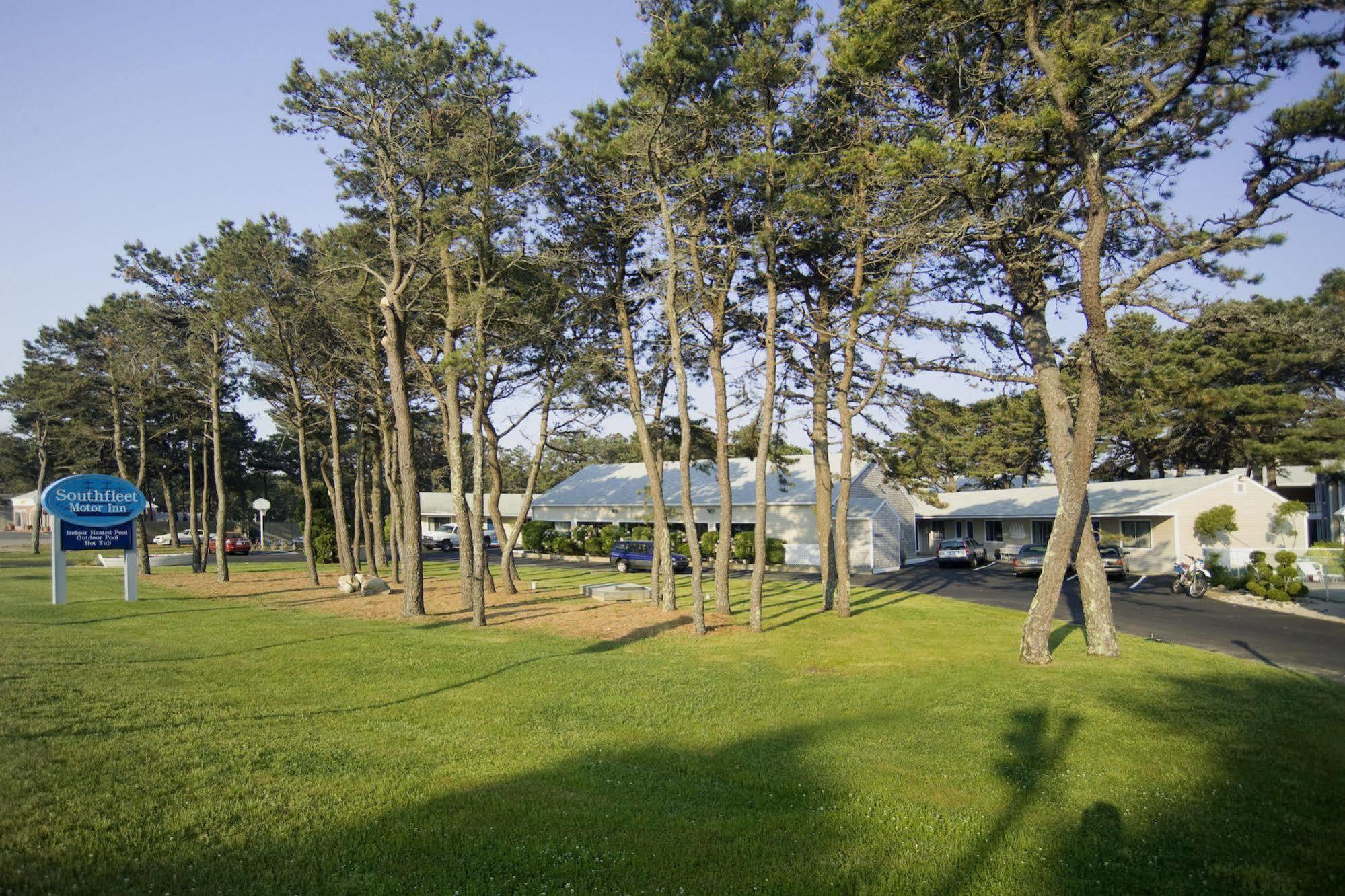 Southfleet Motor Inn Wellfleet Bagian luar foto